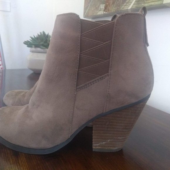 Mix No. 6 Vincee Chelsea Boot Taupe 9.5 - Picture 8 of 8